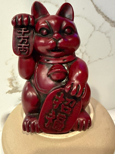 Vtg japanese red maneki neko - red,